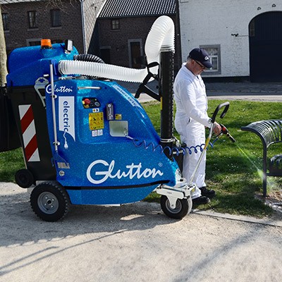 Request a demo of the Glutton® H₂O Perfect® vacuum cleaner  