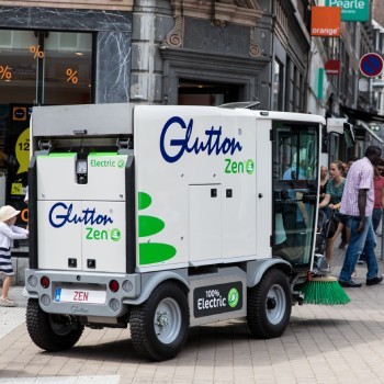 Advantages Glutton® Zen® street sweeper for urban centers
